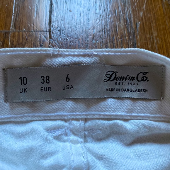 DENIM CO white jean shorts size 6 - Picture 2 of 2